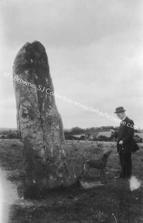 CLOGH AN FEAR MOR WHERE CUCHULLIN DIED  N. SIDE OF STONE SHOWING CRACK